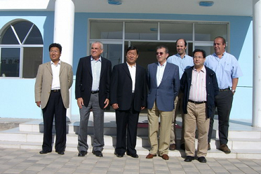 西班牙蕃茄制品專(zhuān)家及客商考察敦煌種業(yè)果蔬制品公司