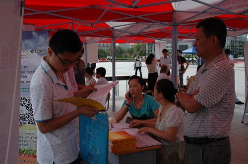 筑巢引鳳，吸納人才 敦煌種業(yè)參加酒泉市人社局組織的大型人才招聘會