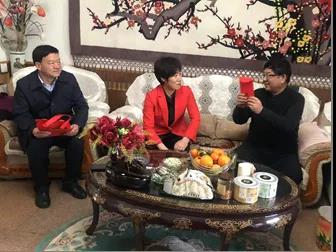 敦煌種業(yè)領(lǐng)導(dǎo)看望慰問公司老干部、老黨員及困難黨員職工